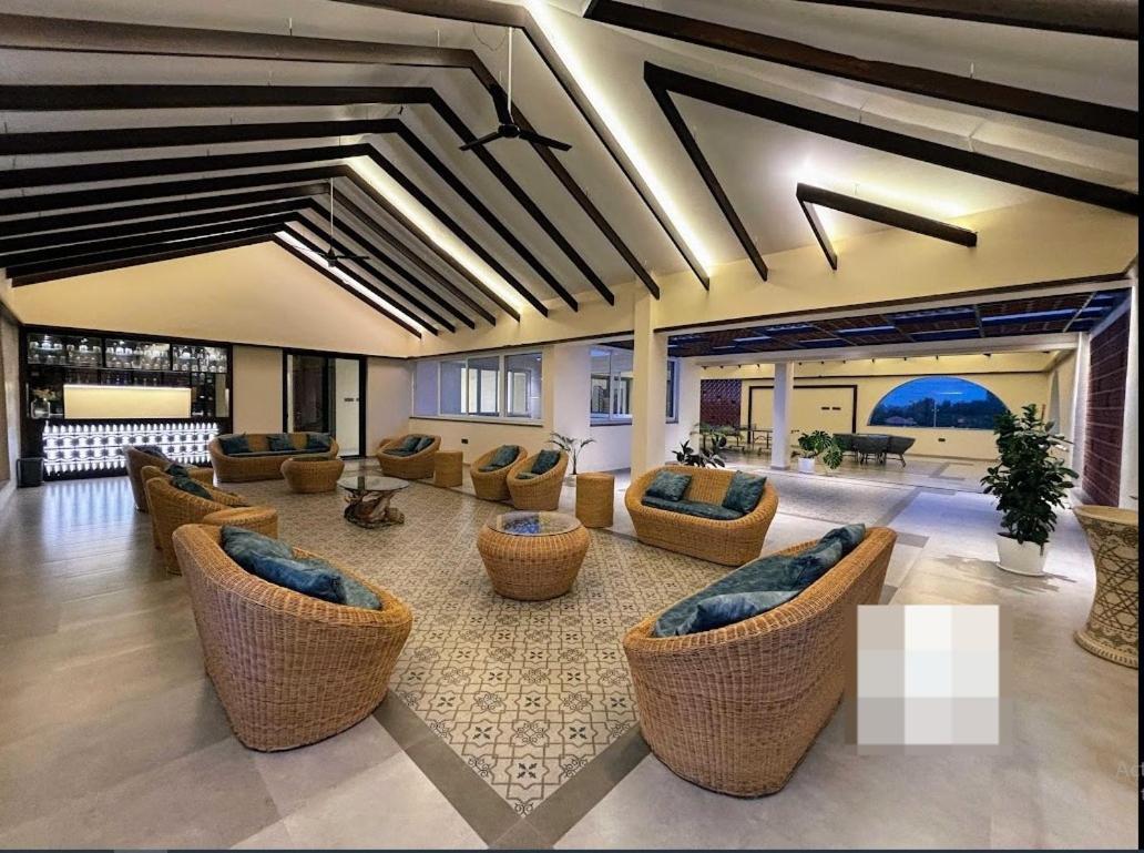 Redhomex Cove Castle Villa Hyderabad Exteriör bild